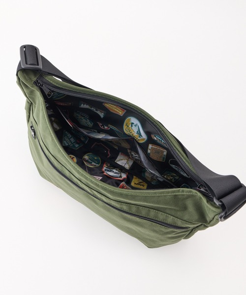 KELTY(ケルティ)の「総柄ポーチ付/限定モデル【KELTY】LIMITED CURVE SHOULDER M(ショルダーバッグ・レディース・タン/ブラック/オリーブ・ONE SIZE)」の9枚目の写真