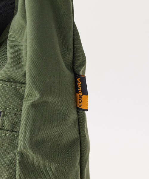 KELTY(ケルティ)の「総柄ポーチ付/限定モデル【KELTY】LIMITED CURVE SHOULDER M(ショルダーバッグ・レディース・タン/ブラック/オリーブ・ONE SIZE)」の10枚目の写真