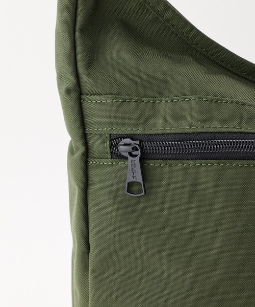 KELTY(ケルティ)の「総柄ポーチ付/限定モデル【KELTY】LIMITED CURVE SHOULDER M(ショルダーバッグ・レディース・タン/ブラック/オリーブ・ONE SIZE)」の13枚目の写真