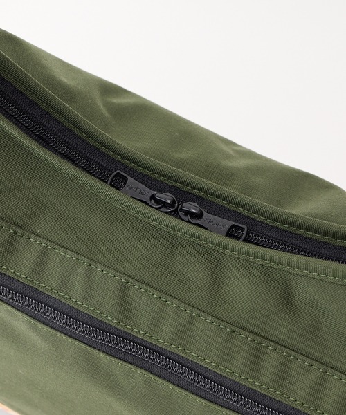 KELTY(ケルティ)の「総柄ポーチ付/限定モデル【KELTY】LIMITED CURVE SHOULDER M(ショルダーバッグ・レディース・タン/ブラック/オリーブ・ONE SIZE)」の14枚目の写真