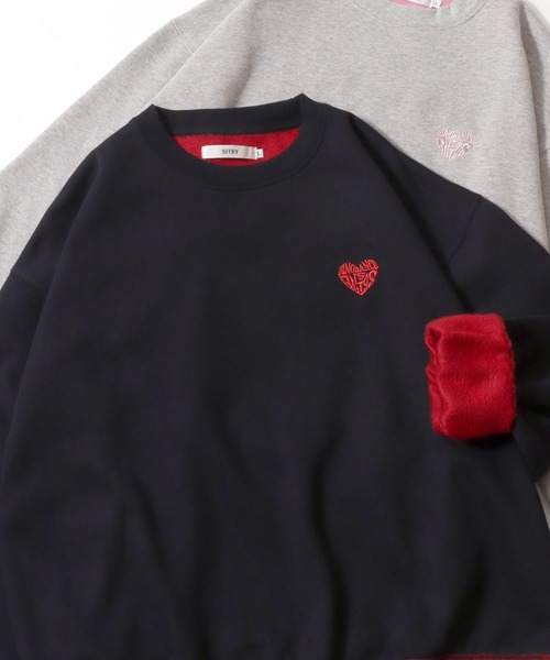 SITRY(シトリー)の「SITRY Heart Embroidery Color Scheme Sweat Shirt/別注 オーバーサイズ ハートロゴ ワンポイントラメ刺繍 裏起毛 配色 トレーナー スウェット レディース メンズ(スウェット・レディース・ネイビー/グレー/ブラウン/ブラック/グレー系その他2/ブラック系その他/グレー系その他/チャコール/ブルー系その他/ブラウン系その他・M/L/XL)」の2枚目の写真