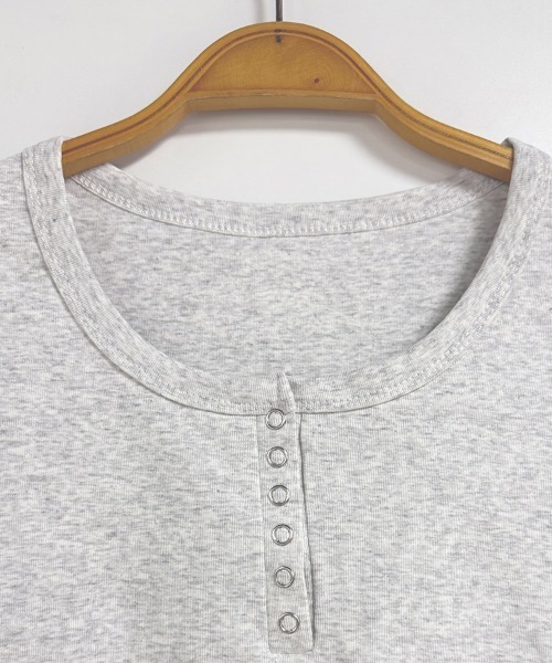 ReRe(リリ)の「ヘンリーネック半袖リブTシャツ レディース(Tシャツ/カットソー・レディース・ブラック/ホワイト/グレー・X-LARGE/LARGE/MEDIUM)」の12枚目の写真