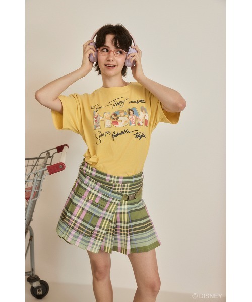 Disney SERIES CREATED by MUS(ディズニーシリーズクリエイテッドバイエムユーエス)の「MD OVERSIZED Tシャツ / HSM(Tシャツ/カットソー・レディース・イエロー/ホワイト/ブラック・FREE)」の13枚目の写真