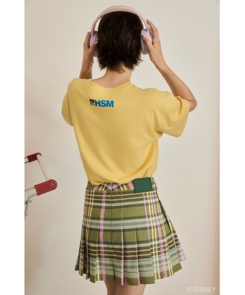 Disney SERIES CREATED by MUS(ディズニーシリーズクリエイテッドバイエムユーエス)の「MD OVERSIZED Tシャツ / HSM(Tシャツ/カットソー・レディース・イエロー/ホワイト/ブラック・FREE)」の14枚目の写真