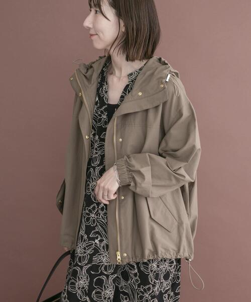 ITEMS URBANRESEARCH（アイテムズ アーバンリサーチ）の「撥水マウンテンパーカー（マウンテンパーカー・レディース・モカ/ホワイト系その他/ブラック・FREE）」の21枚目の写真