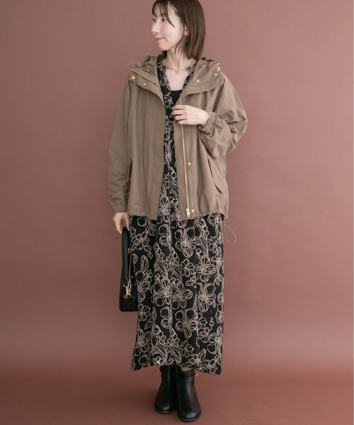 ITEMS URBANRESEARCH（アイテムズ アーバンリサーチ）の「撥水マウンテンパーカー（マウンテンパーカー・レディース・モカ/ホワイト系その他/ブラック・FREE）」の13枚目の写真