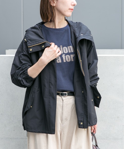 ITEMS URBANRESEARCH（アイテムズ アーバンリサーチ）の「撥水マウンテンパーカー（マウンテンパーカー・レディース・モカ/ホワイト系その他/ブラック・FREE）」の6枚目の写真