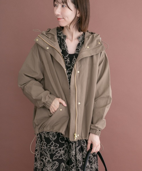 ITEMS URBANRESEARCH（アイテムズ アーバンリサーチ）の「撥水マウンテンパーカー（マウンテンパーカー・レディース・モカ/ホワイト系その他/ブラック・FREE）」の8枚目の写真