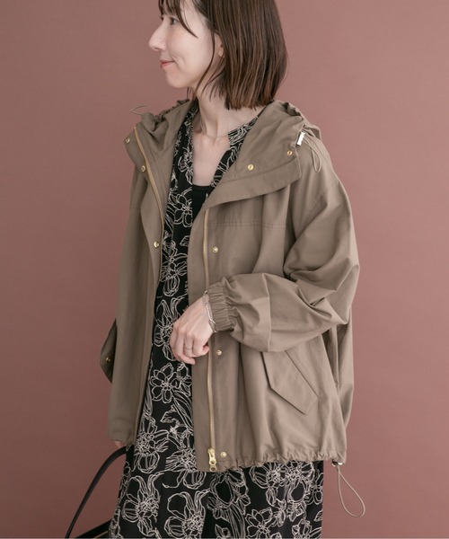 ITEMS URBANRESEARCH（アイテムズ アーバンリサーチ）の「撥水マウンテンパーカー（マウンテンパーカー・レディース・モカ/ホワイト系その他/ブラック・FREE）」の9枚目の写真
