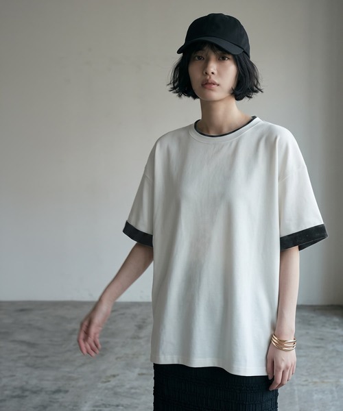 STYLE DELI(スタイルデリ)の「【BLK001】天竺×ベロア袖口配色プルオーバー(Tシャツ/カットソー・レディース・ブラック/オフホワイト・FREE)」の2枚目の写真
