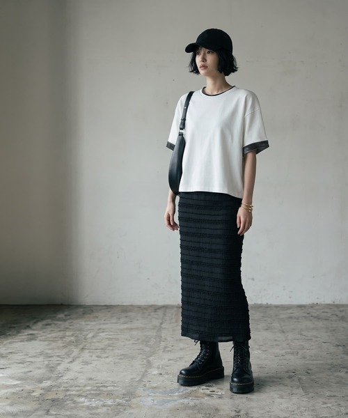 STYLE DELI(スタイルデリ)の「【BLK001】天竺×ベロア袖口配色プルオーバー(Tシャツ/カットソー・レディース・ブラック/オフホワイト・FREE)」の13枚目の写真