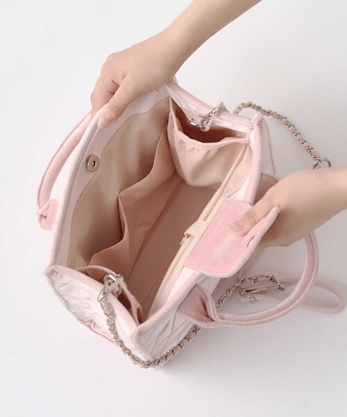 Belle Charme（ベルシャルム）の「【Belle Charme】Velour Quilted Ribbon Mini Tote（ハンドバッグ・レディース・ピンク/オフホワイト/ブラック・FREE）」の12枚目の写真