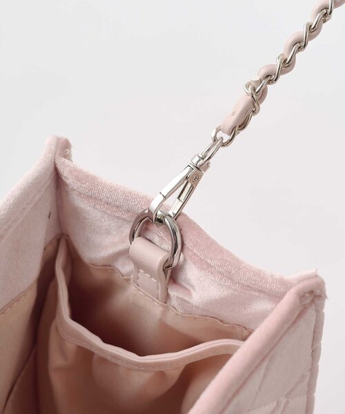 Belle Charme（ベルシャルム）の「【Belle Charme】Velour Quilted Ribbon Mini Tote（ハンドバッグ・レディース・ピンク/オフホワイト/ブラック・FREE）」の14枚目の写真