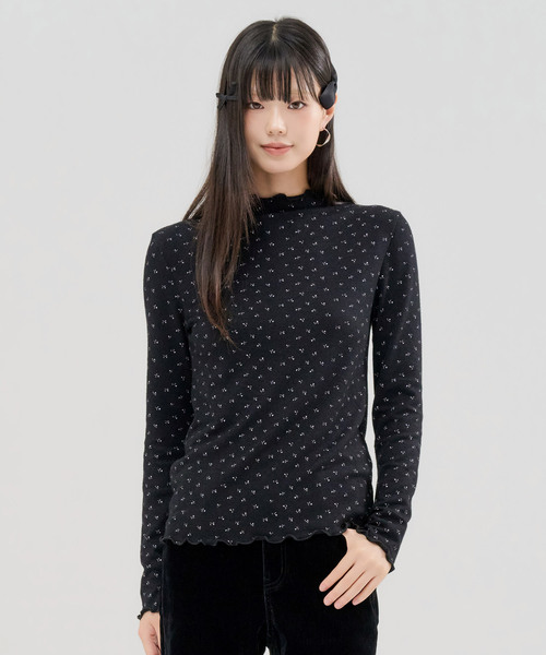 CHASECULT(チェイスカルト)の「レディース フラワーフリル ハーフネック Tシャツ-FFZG5152C03(Tシャツ/カットソー・レディース・ブラック・90/85/95)」の1枚目の写真