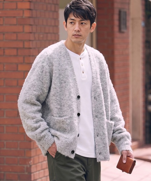 THE CRAFT CREW PRODUCTS(ザクラフトクループロダクツ)の「【MULTI FUNCTIONALシリーズ】オーバーサイズ Vネック シャギーニットカーディガン / 帯電防止・抗菌防臭【THE CRAFT CREW PRODUCTS】(カーディガン/ボレロ・メンズ・ネイビー/ブラック/ダークブラウン/アッシュグレー/グリーン/チャコール・S/M/L)」の2枚目の写真