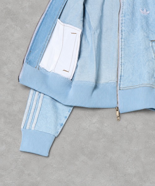 adidas(アディダス)の「【adidas/アディダス】デニムトラックジャケット/ジャージトップス(ジャージ・レディース・ライトブルー・M)」の4枚目の写真