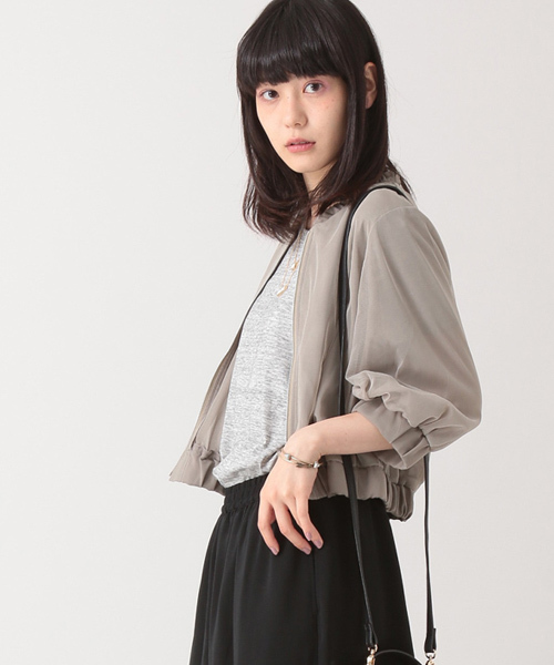 E hyphen world gallery(イーハイフンワールドギャラリー)の「チュールギャザーブルゾン(ブルゾン・レディース・ブラック/カーキ/オフホワイト・FREE)」の3枚目の写真