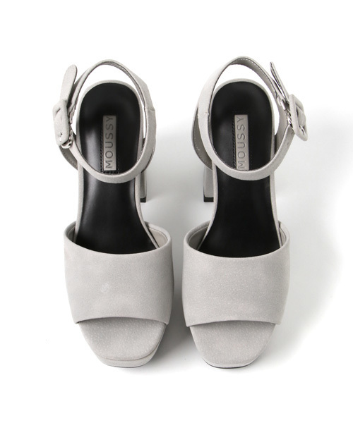 MOUSSY（マウジー）の「BELTE SANDALS（サンダル・レディース・グレー/イエロー系その他/ブラック・MEDIUM/LARGE/SMALL）」の7枚目の写真