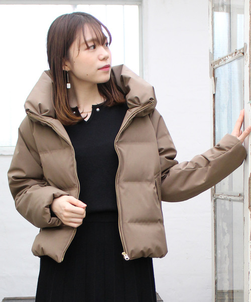 TRUDEA（トルディア）の「シームテープ  ショート ダウン（ダウンジャケット/コート・レディース・ブラック/ネイビー/カーキ/ライトグレー/チャコールグレー/モカ/ミント/グレイッシュベージュ/ピンクベージュ・SMALL/MEDIUM/LARGE）」の4枚目の写真
