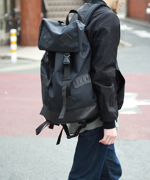 Butler Verner Sails(バトラーヴァーナーセイルス)の「【Butler Verner Sails】 コーデュラナイロンフラップバックパック JA-1199-2(バックパック/リュック・メンズ・ブラック/ブラウン・FREE)」の2枚目の写真