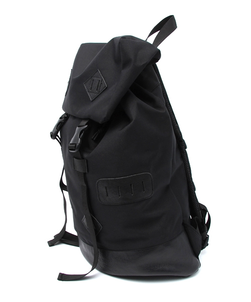 Butler Verner Sails(バトラーヴァーナーセイルス)の「【Butler Verner Sails】 コーデュラナイロンフラップバックパック JA-1199-2(バックパック/リュック・メンズ・ブラック/ブラウン・FREE)」の6枚目の写真