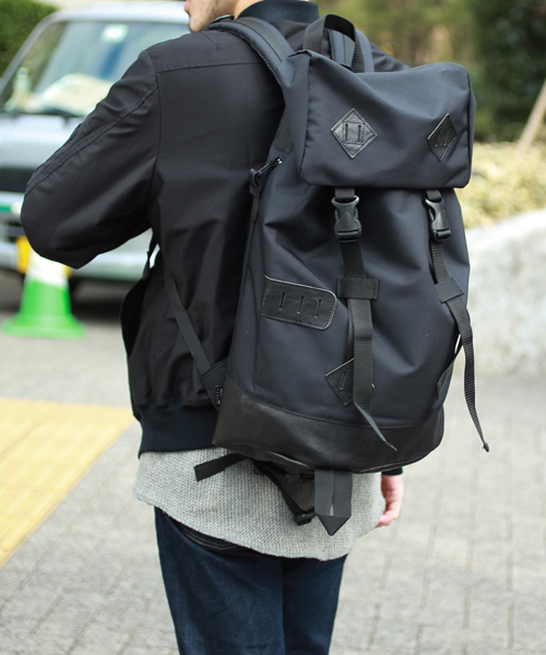 Butler Verner Sails(バトラーヴァーナーセイルス)の「【Butler Verner Sails】 コーデュラナイロンフラップバックパック JA-1199-2(バックパック/リュック・メンズ・ブラック/ブラウン・FREE)」の22枚目の写真