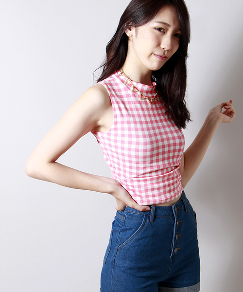 WEGO(ウィゴー)の「WEGO/柄ハイネックノースリーブTシャツ(Tシャツ/カットソー・レディース・ブラック/ブラック系その他/ブルー系その他/レッド系その他・FREE)」の4枚目の写真