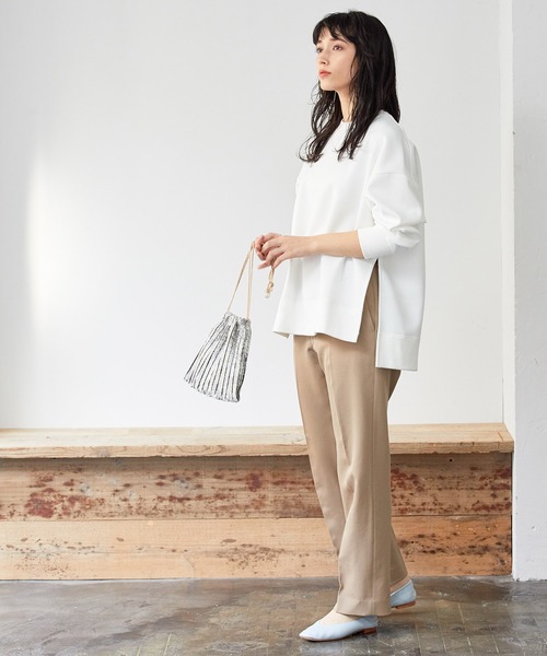 ADAM ET ROPE'(アダムエロペ)の「スリットダンボールプルオーバー(スウェット・レディース・オフホワイト/イエロー/ベージュ・FREE)」の12枚目の写真