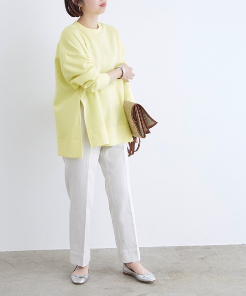 ADAM ET ROPE'(アダムエロペ)の「スリットダンボールプルオーバー(スウェット・レディース・オフホワイト/イエロー/ベージュ・FREE)」の6枚目の写真