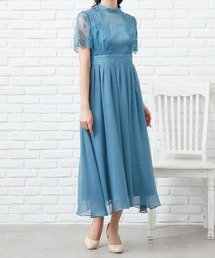 レースと楊流シフォンのロングドレス