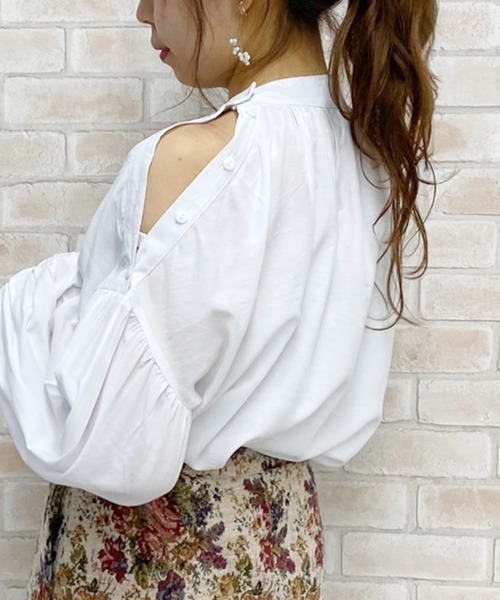 apres jour（アプレジュール）の「オープンショルダーボタンブラウス【ZOZOTOWN限定アイテム】（シャツ/ブラウス・レディース・ブラック/オフホワイト/ライトベージュ・フリー）」の10枚目の写真