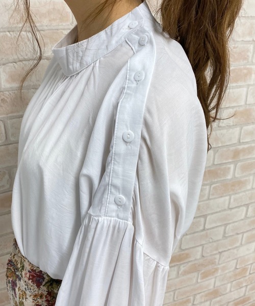 apres jour（アプレジュール）の「オープンショルダーボタンブラウス【ZOZOTOWN限定アイテム】（シャツ/ブラウス・レディース・ブラック/オフホワイト/ライトベージュ・フリー）」の18枚目の写真