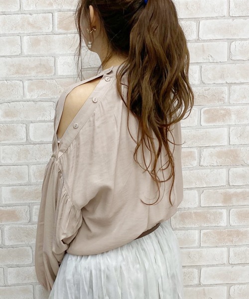 apres jour（アプレジュール）の「オープンショルダーボタンブラウス【ZOZOTOWN限定アイテム】（シャツ/ブラウス・レディース・ブラック/オフホワイト/ライトベージュ・フリー）」の14枚目の写真