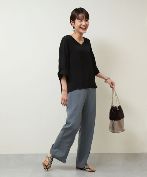 NOLLEY’S Sophi(ノーリーズソフィ)の「裾スリットインゴムパンツ(その他パンツ・レディース・グレイッシュブルー/ブラック/ベージュ・36/38)」の5枚目の写真