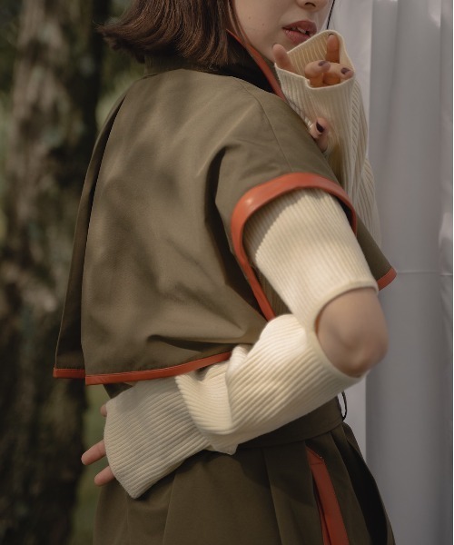 akuR（アクル）の「【akuR/2020AW】スリースリット タートルネックニット（ニット/セーター・レディース・ブラック/ブルー/オレンジ/ホワイト/グリーン・FREE）」の2枚目の写真