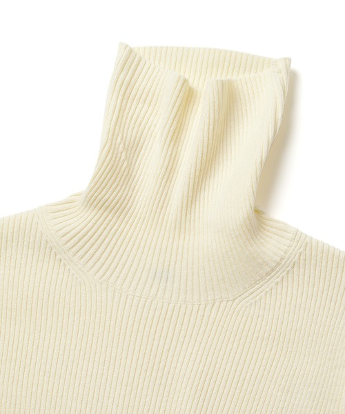 akuR（アクル）の「【akuR/2020AW】スリースリット タートルネックニット（ニット/セーター・レディース・ブラック/ブルー/オレンジ/ホワイト/グリーン・FREE）」の20枚目の写真