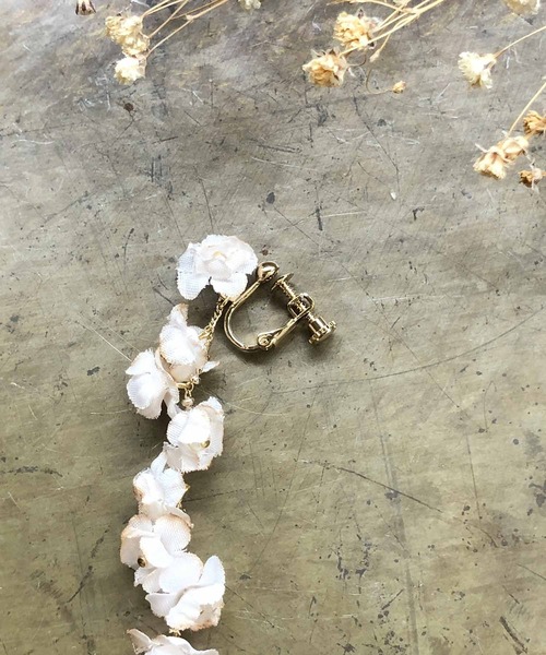 m.soeur（エムスール）の「コデマリの片耳イヤリング＊（イヤリング・レディース・ホワイト・FREE）」の2枚目の写真