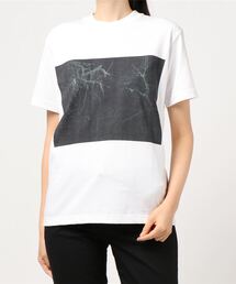 JOHN LAWRENCE SULLIVAN（ジョンローレンスサリバン）の「【JOHN LAWRENCE SULLIVAN（ジョン ローレンス サリバン）】フォトプリントティーシャツ（Tシャツ/カットソー）」