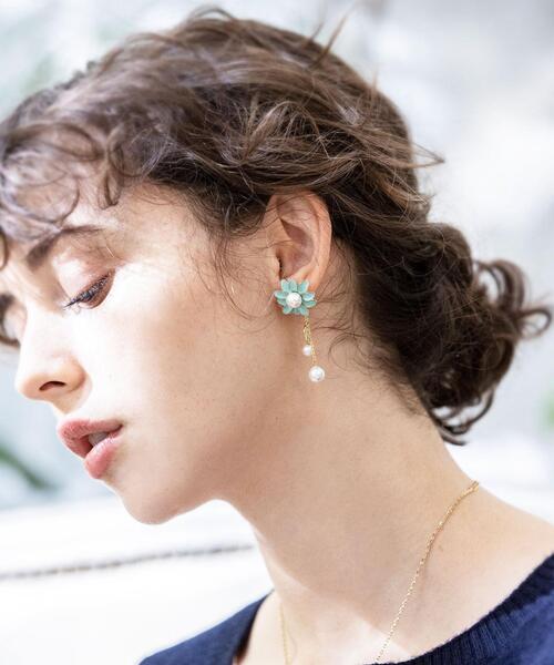 TOCCA（トッカ）の「DAISY PIERCED EARRINGS ピアス（ピアス（両耳用））」 WEAR