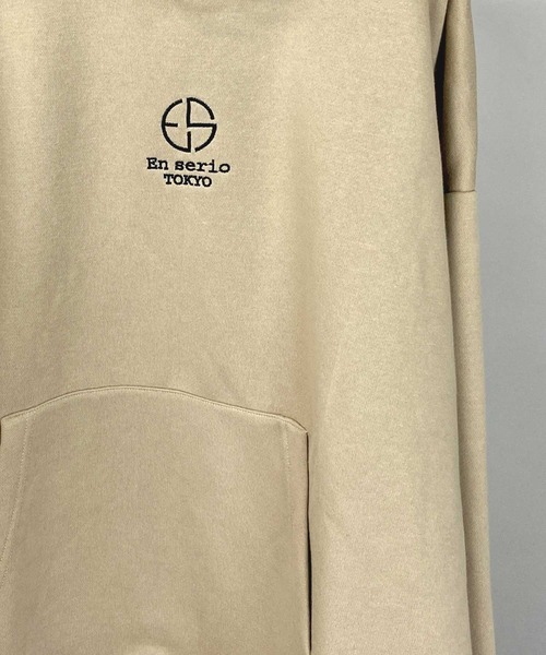 En serio TOKYO（エンソリオトーキョー）の「ボリューム 裏起毛 / ビッグシルエット プルオーバー フーディー パーカー 【FAST TOWN】（パーカー・メンズ・ブラック/ベージュ/グレー/オフホワイト・LL/M/L）」の9枚目の写真