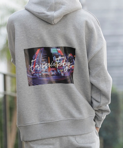 En serio TOKYO（エンソリオトーキョー）の「ボリューム 裏起毛 / ビッグシルエット プルオーバー フーディー パーカー 【FAST TOWN】（パーカー・メンズ・ブラック/ベージュ/グレー/オフホワイト・LL/M/L）」の22枚目の写真