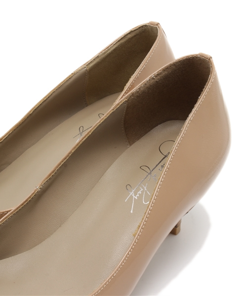 Shoes of Prey(シューズオブプレイ)の「エナメルベージュポインテットパンプス(パンプス・レディース・ベージュ・25cm)」の6枚目の写真