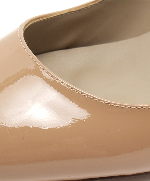 Shoes of Prey(シューズオブプレイ)の「エナメルベージュポインテットパンプス(パンプス・レディース・ベージュ・25cm)」の8枚目の写真