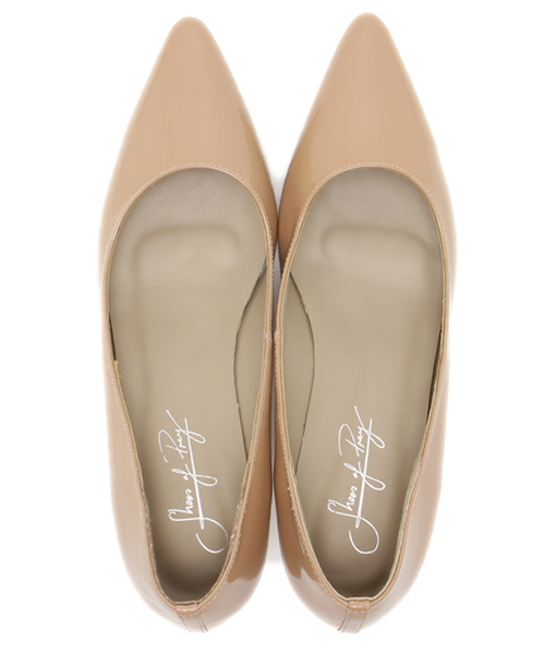 Shoes of Prey(シューズオブプレイ)の「エナメルベージュポインテットパンプス(パンプス・レディース・ベージュ・25cm)」の9枚目の写真