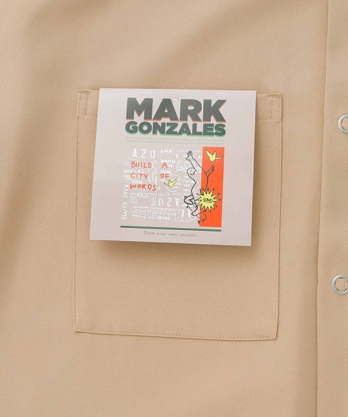 Mark Gonzales（マーク・ゴンザレス）の「Mark Gonzales/マークゴンザレス MONO-MART別注 オーバーサイズ クレリック ピスネーム半袖ワークシャツ（シャツ/ブラウス・メンズ・ブルー系その他2/ベージュ系その他/ブルー系その他/ホワイト系その他/グレー系その他・FREE）」の12枚目の写真