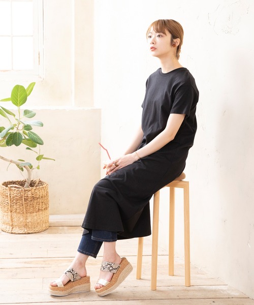 menue(メヌエ)の「厚底ウェッジストラップサンダル(サンダル・レディース・ブラック系その他/ゴールド系その他/パイソン・LL/S/M/L)」の11枚目の写真