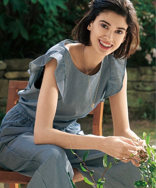 UNIVERVAL MUSE（ユニバーバル ミューズ）の「ヒッコリーストライプ　ブラウス（シャツ/ブラウス・レディース・ストライプ/ブルー・2）」の2枚目の写真