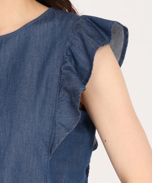 UNIVERVAL MUSE（ユニバーバル ミューズ）の「ヒッコリーストライプ　ブラウス（シャツ/ブラウス・レディース・ストライプ/ブルー・2）」の9枚目の写真