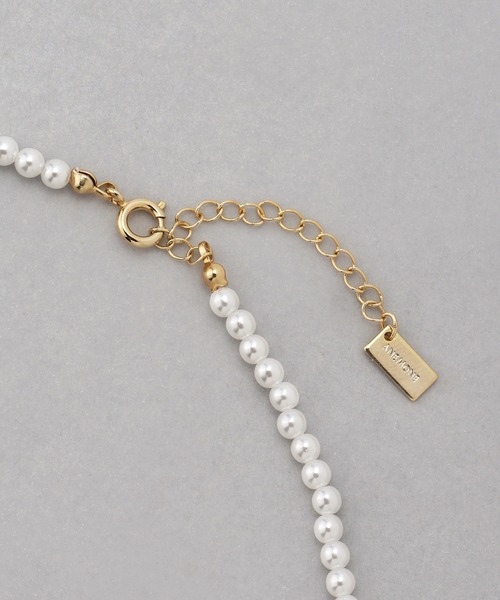 ANEMONE（アネモネ）の「パールロングネックレス[4mm]（ネックレス・レディース・ホワイト・FREE）」の5枚目の写真