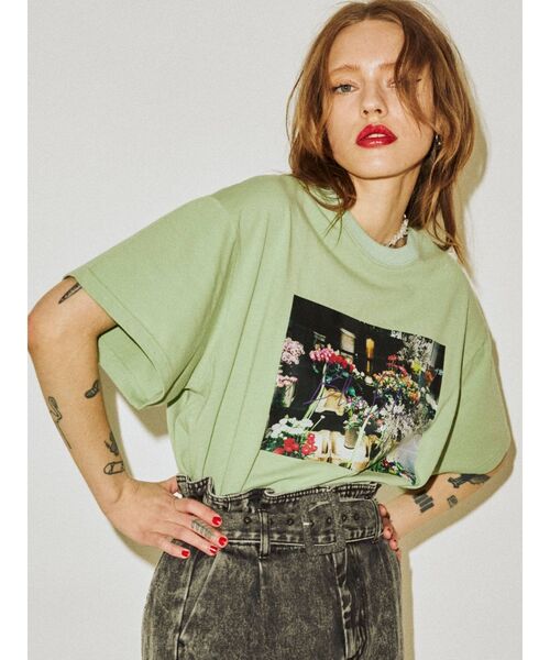 jouetie（ジュエティ）の「フラワーフィルム BIG Tシャツ（Tシャツ/カットソー・レディース・オフホワイト/ブラック/グリーン・MEDIUM）」の15枚目の写真